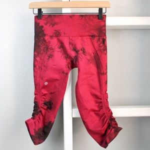 Lululemon cherry & black tie dye cropped leggings